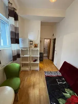 Dristor garsoniera parter