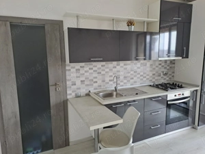 Vând apartament zona Lujerului