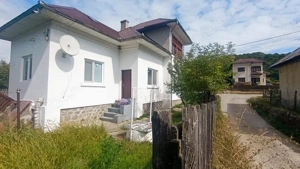 Casa cu teren in suprafață de 1038 mp in Mușătești jud Argeș - imagine 2