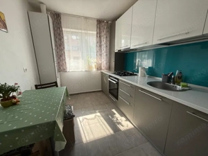 Apartament spatios cu 2 camere, decomandat, 54 mp utili - Giroc - imagine 6