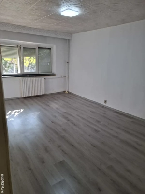 Vand Apartament Cu 2 Camere  Decomandat  ZONA Ultra Centrala La Parter Pozitie Pe Fata PRET 69000E  - imagine 4 Vand Apartament Cu 2 Camere  Decomandat  ZONA Ultra Centrala La Parter Pozitie Pe Fata PRET 69000E  - imagine 4