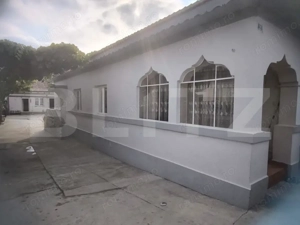 Casa de vanzare, 397 mp teren, zona Romanesti