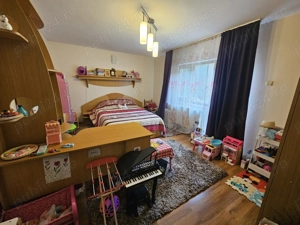 Casă de vânzare în Curtea de Argeș. - imagine 9