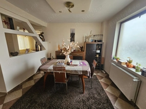 Casă de vânzare în Curtea de Argeș. - imagine 7