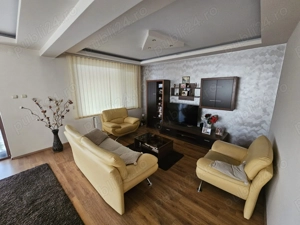 Casă de vânzare în Curtea de Argeș. - imagine 11