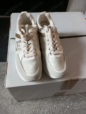 Adidași de femei noi