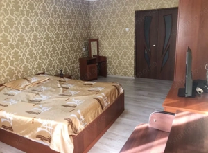 Garsoniera de inchiriat in zona 1 Decembrie