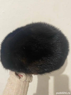 Căciulă elegantă din blană naturală de nurcă   stare impecabilă