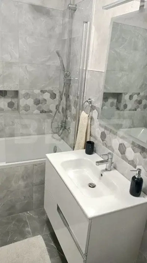Apartament mobilat modern 2 camere, parcare, zona străzii Oașului  - imagine 5