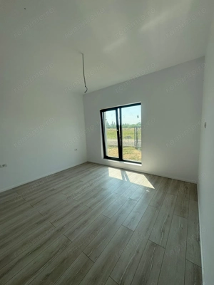 Casa Individuala pe parter in Mosnita, Toate Utilitatile, Drum asfaltat - imagine 11