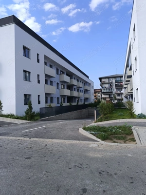 Inchiriez apartament 1 camera in Floresti, bloc nou , etajul 1,mobilat,  loc de parcare inclus.