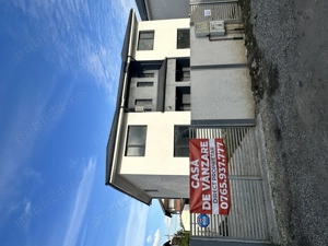 Casă vilă duplex de vânzare