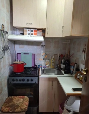 Garsoniera mobilata si utilata zona Buziasului Bloc izolat cu acoperis de tigla