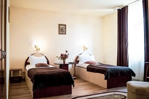 Cazare muncitori  Cluj-Napoca , Vila Europa din cartierul Grigorescu  - imagine 2