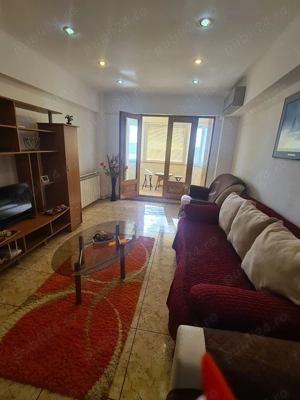 Apartament de 3 camere de închiriat zona Capitol