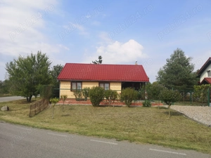 Vand casa vacanta lemn la Otvesti - imagine 2