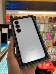 vand schimb samsung S25 NOU cu A56, iPhone 17, 16 Plus, 15 PRO MAX