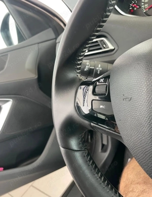 Peugeot 308 PureTech 130 Stop & Start Active - imagine 9