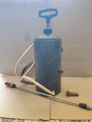 Pompa manuala pentru stropit, metalica, cu probleme (vezi textul)