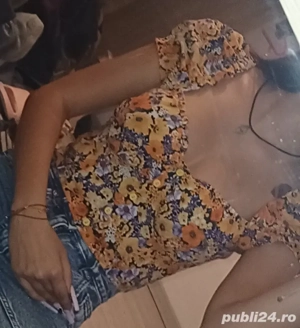 bluza scurta cu model florar