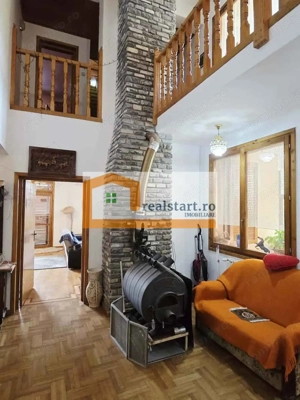 Vedere padure, panouri solare si fotovoltaice, pompa de caldura,  semineu - imagine 11