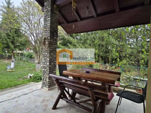 Vedere padure, panouri solare si fotovoltaice, pompa de caldura,  semineu - imagine 9