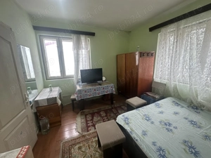 Inchiriez o camera intr-o casa - imagine 4