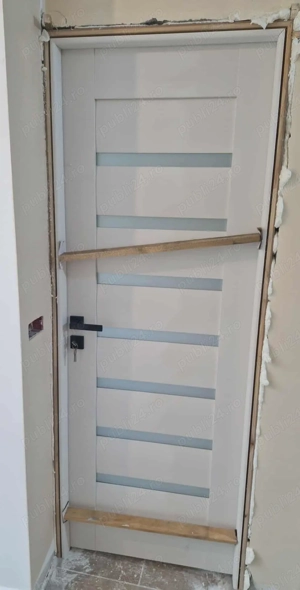 Montaj usi de apartament