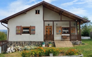 Casă  ( cărămidă, tencuieli interioare pe bază de argilă)