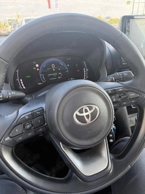 vand  toyota yaris cross 10 ani garantie hibrid automata - imagine 5