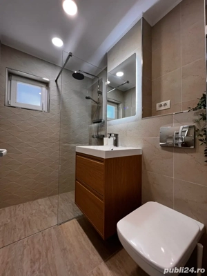 Închiriez Apartament 3 camere decomandat, aproape de centru