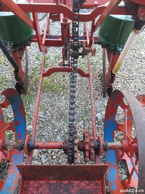 semanatoare de porumb cu 4 randuri mecanica cu fertilizare  - imagine 4