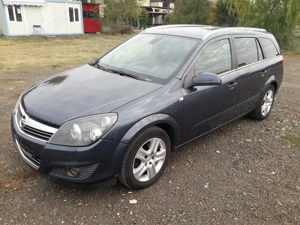 Opel Astra 1.6 INNOVATION, Xenon, climatronic, 8 roți
