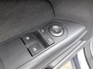 Opel Astra 1.6 INNOVATION, Xenon, climatronic, 8 roți - imagine 14