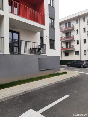 închiriez apartament doua camere 