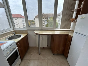 Inchiriez apart.2 cam.dec.st.72 mp.,modern, situat in Micalaca 300 pe Faleza, etajul 3 din 4. - imagine 8