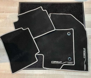 Set 4 covorașe textile originale Toyota Corolla Sedan