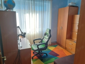 Cartier Sasar   apartament 4 camere, balcon, etaj 3 - imagine 8