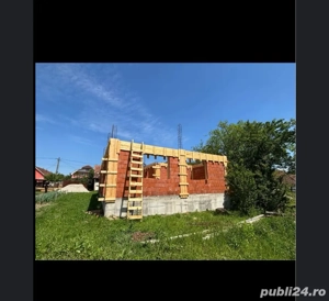 Vând casă semi făcută