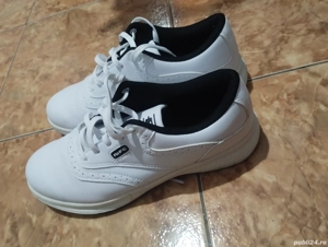 Vand adidasi Rife Sigma.