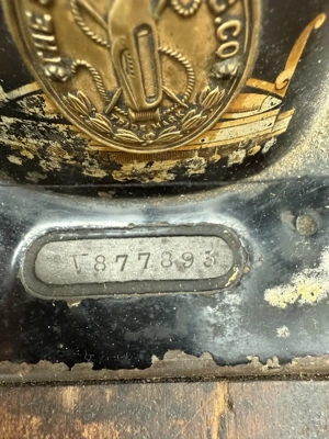 Masina de cusut Singer - imagine 2