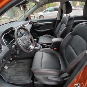 Vand autoturism marca MG