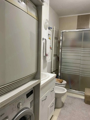 Apartament cu 3 camere,baie,hol,bucătărie si anexe - imagine 4