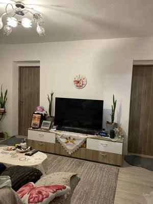 Apartament cu 3 camere,baie,hol,bucătărie si anexe - imagine 5