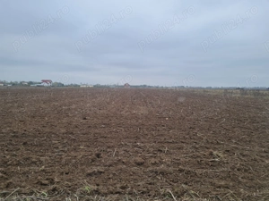 Teren intravilan de vanzare