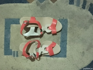 Vând sandale de damă nr.37