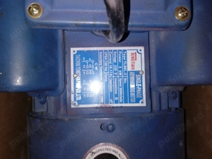 Vând sau schimb motor electric 220 volti 