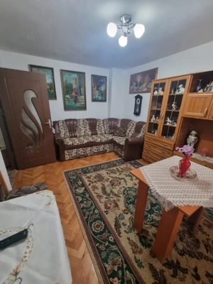 Apartament 2 camere decomandate, 52mp, etaj 1/2, in Filiasi, centru - imagine 2 Apartament 2 camere decomandate, 52mp, etaj 1/2, in Filiasi, centru - imagine 2