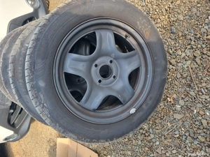 4 cauciucurile de vara noi 205 55 16 cu jante de Dacia