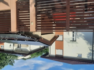 CASA CU GARAJ cu fotovoltaice si baterii acumulatori